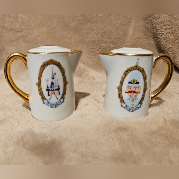 Vintage Disneyland Castle Teapot Salt and Pepper Shakers - Picture 3 of 8